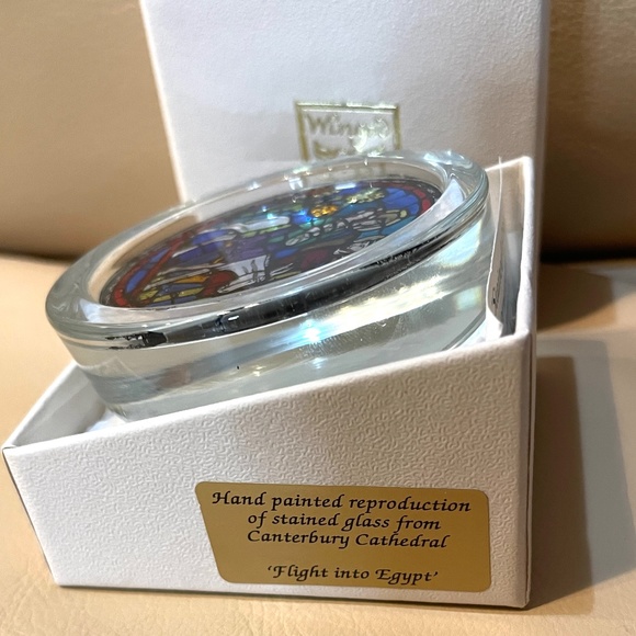 Winged Heart Paperweight - Picture 6 of 6